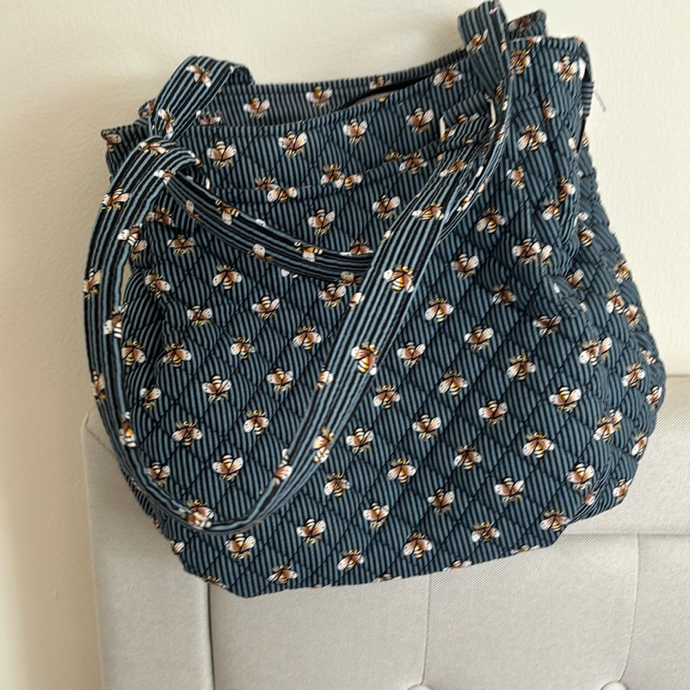 Vera Bradley been hand bag